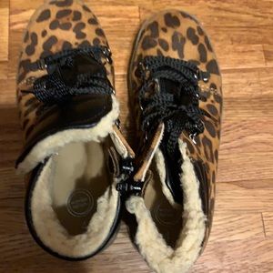 Cute fashion boots for girls